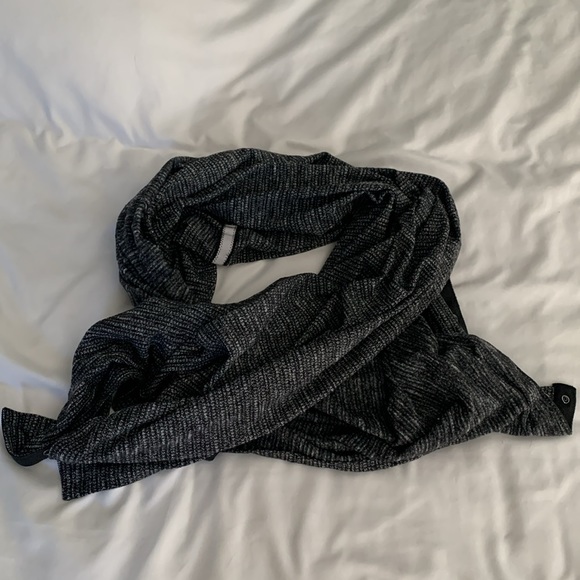 Lululemon multi scarf - Picture 2 of 2